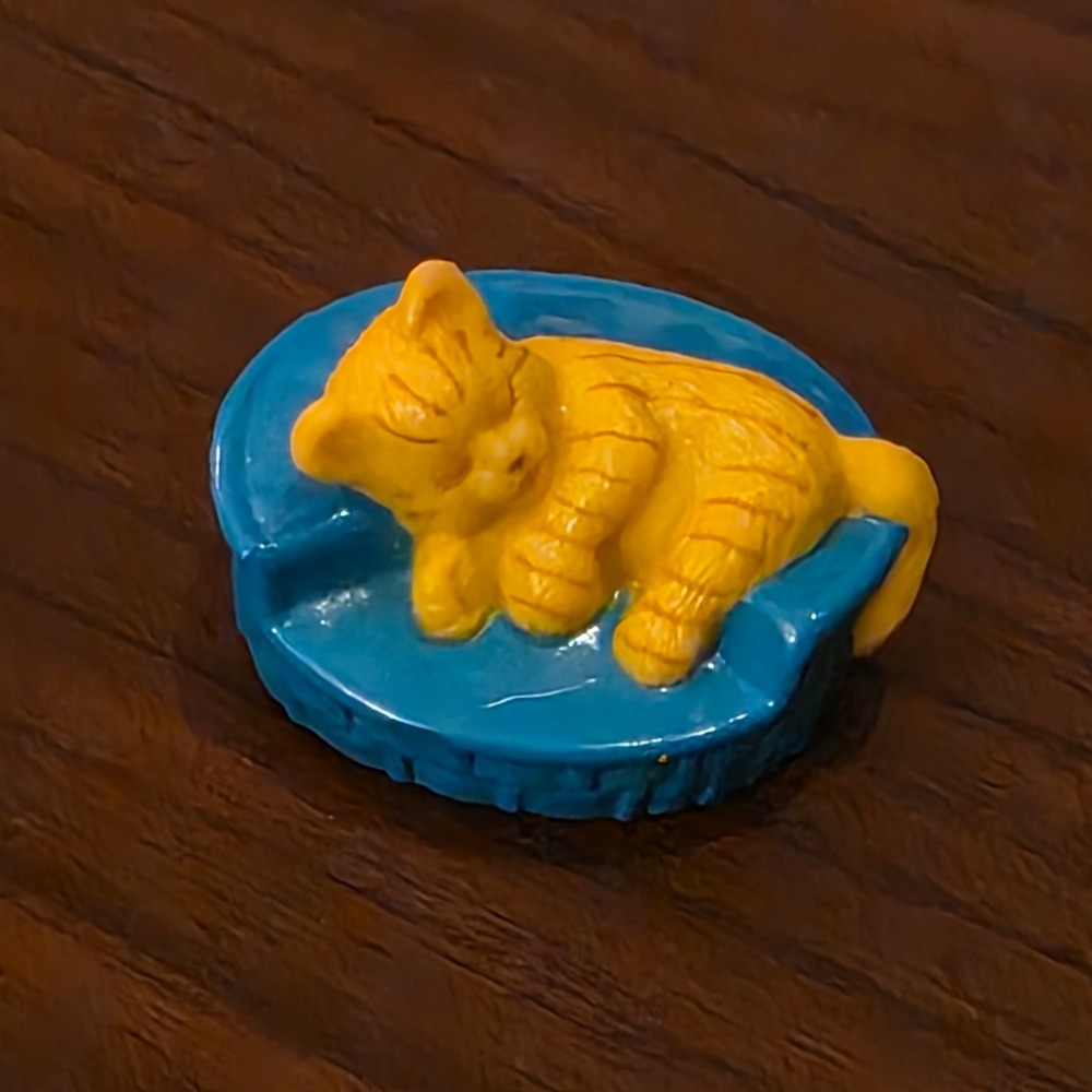 MEG Kitty In My Pocket Miniature Sleeping Orange Tabby Cat in Blue Basket Figure